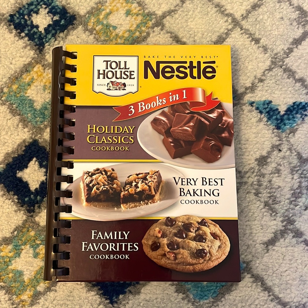 NWT Nestle Toll House cookbook!